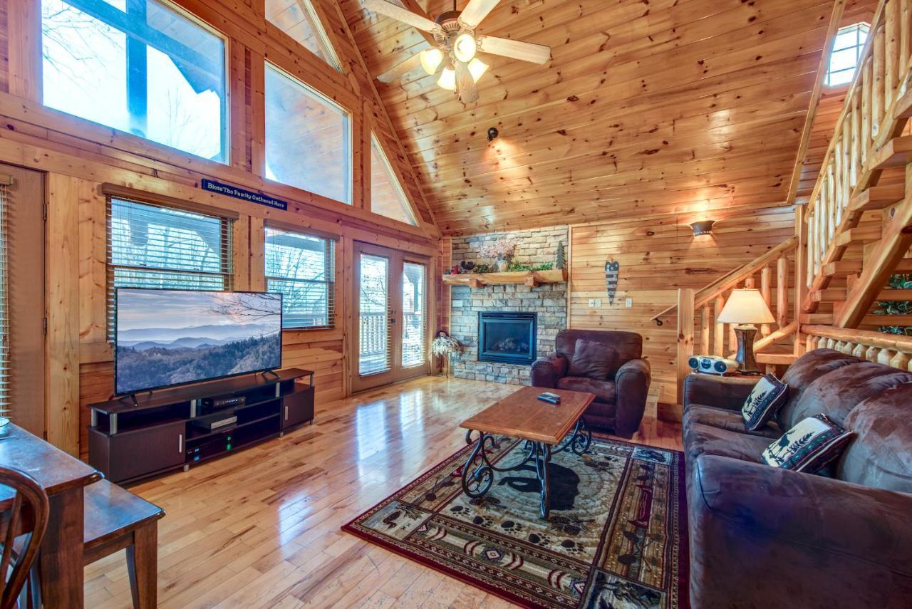 Hemlock Manor, 3 Bedrooms, Sleeps 10, Wifi, Game Room, Hot Tub, Fireplace Gatlinburg Exterior photo