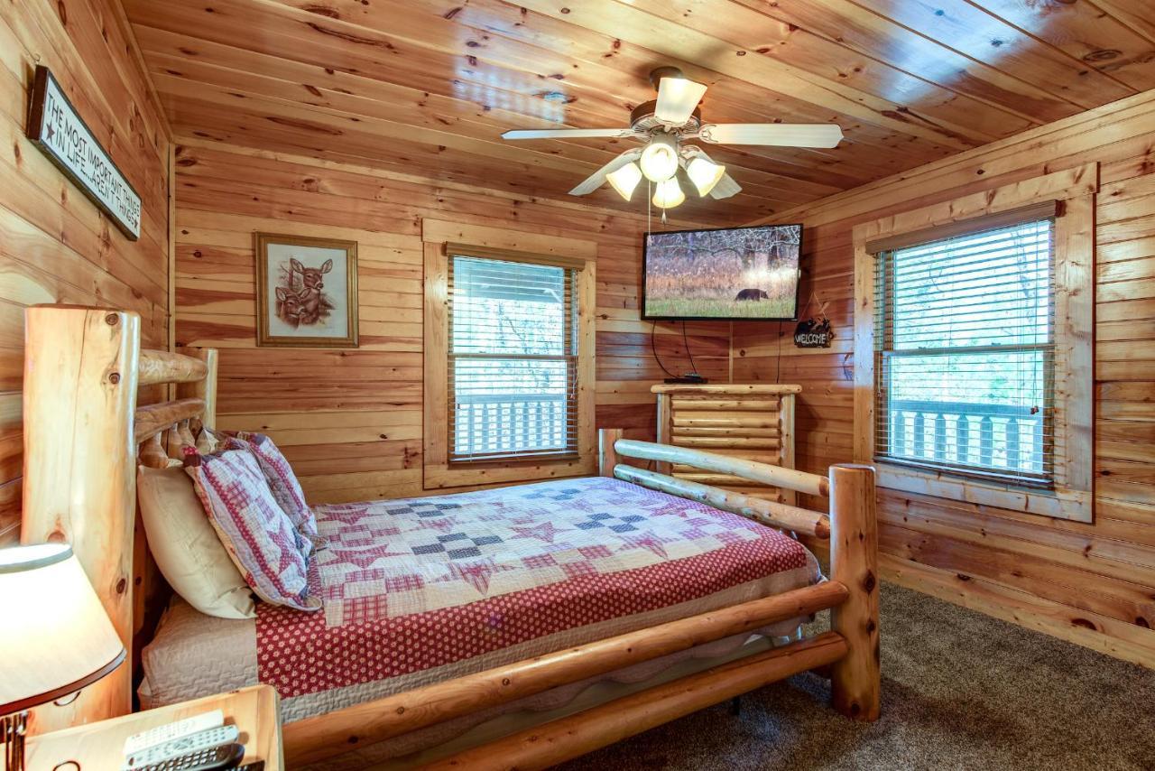 Hemlock Manor, 3 Bedrooms, Sleeps 10, Wifi, Game Room, Hot Tub, Fireplace Gatlinburg Exterior photo